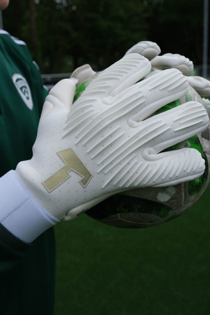T1tan Rebel 2.0 White-Out details - DistrictVoetbal