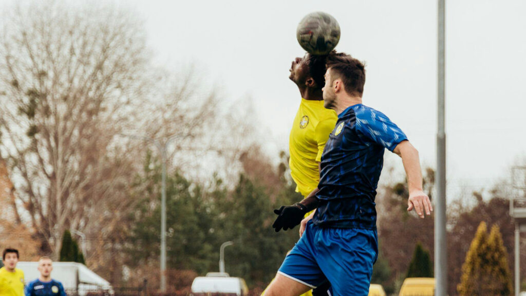Districtvoetbal richtlijnen koppen header