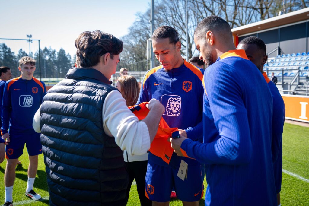 Fc robinstijn levi met virgil van dijk