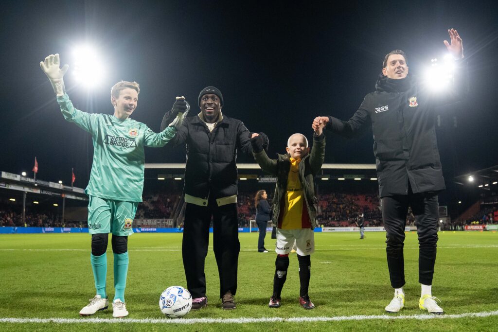 Fc robinstijn ryan zingen met de harde kern